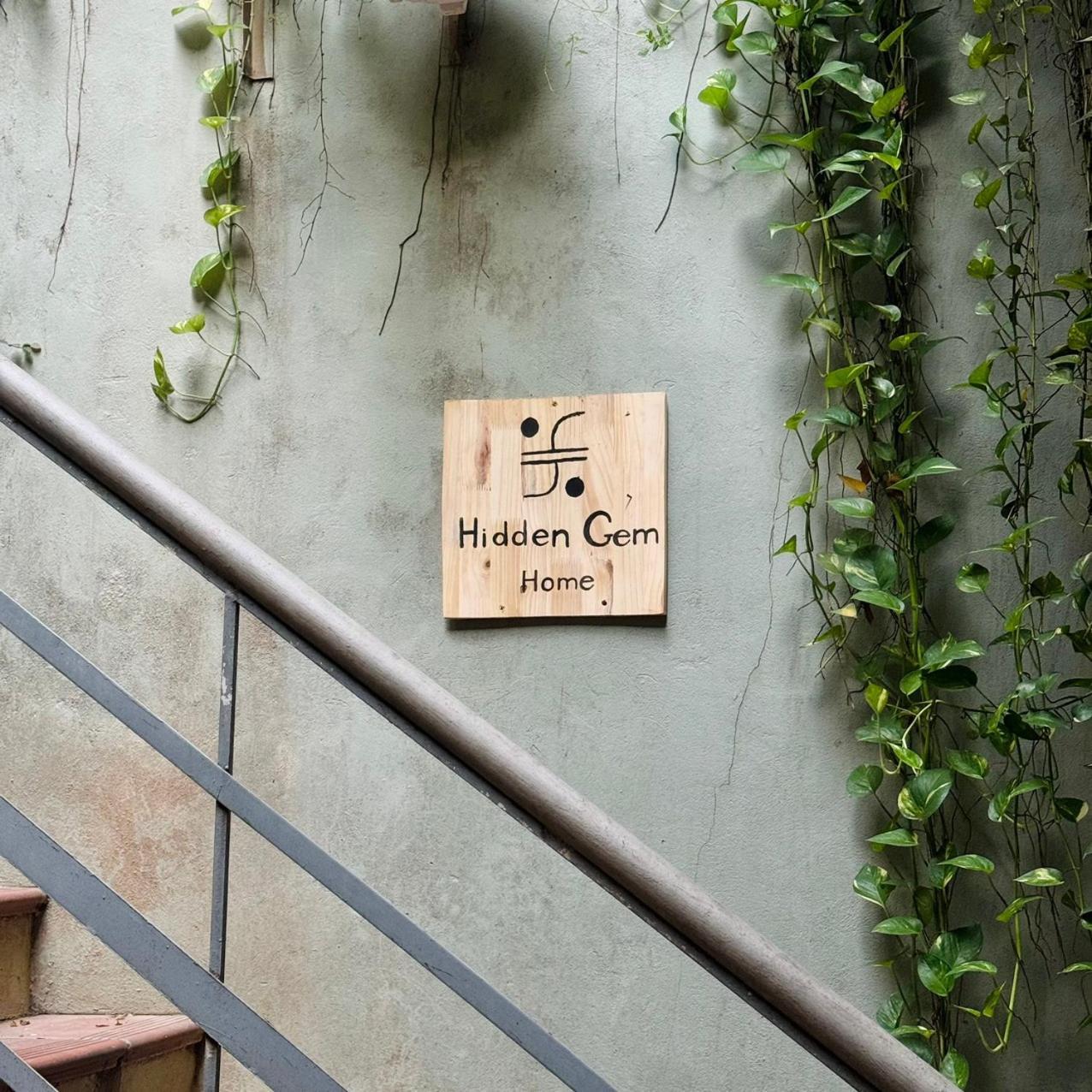 Hidden Gem Homestay 2 Hanoi Exterior photo